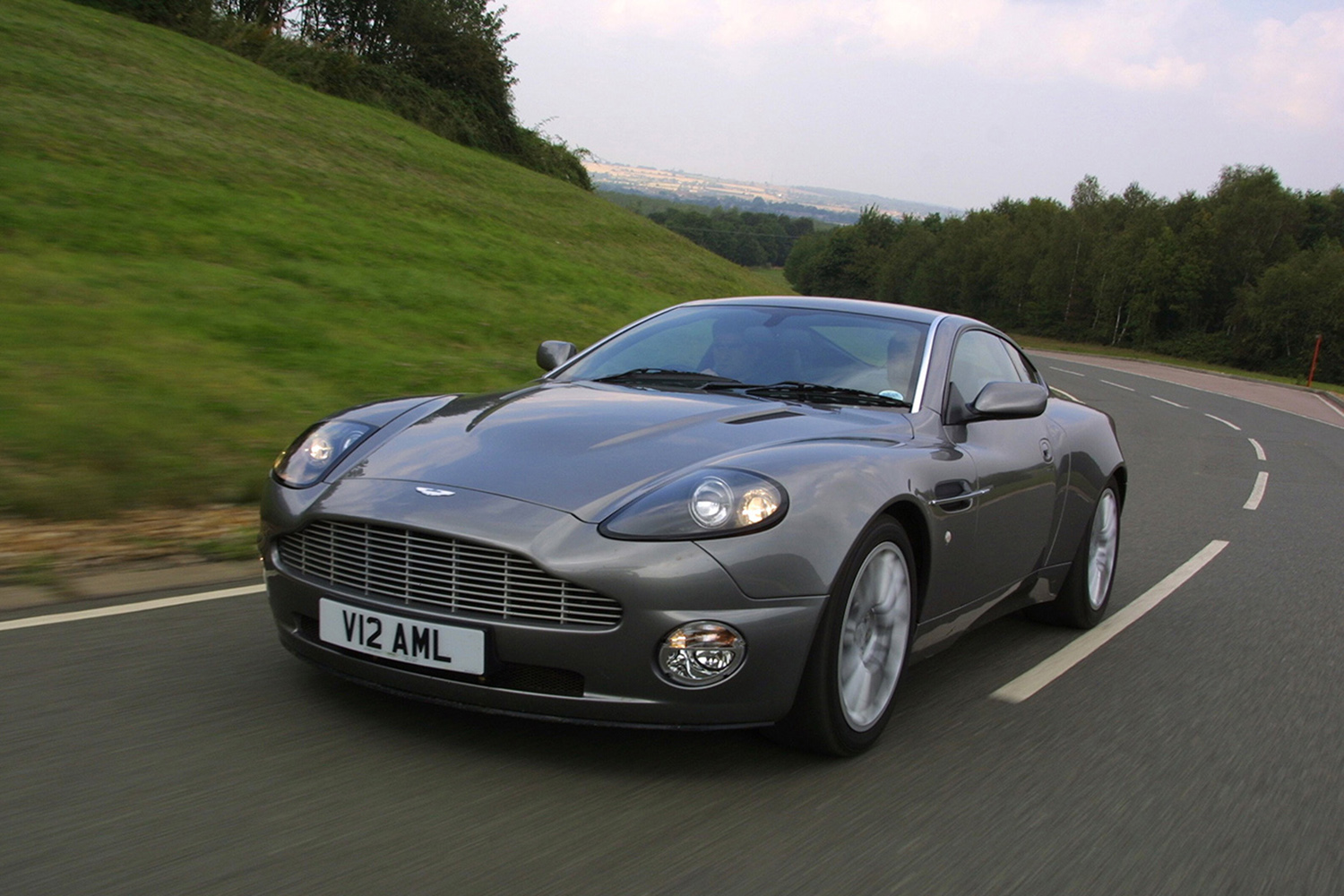 V12ヴァンキッシュはフェラーリに「打ち勝つ」ために誕生した【21世紀スーパーカーFILE #003】 〜 画像7