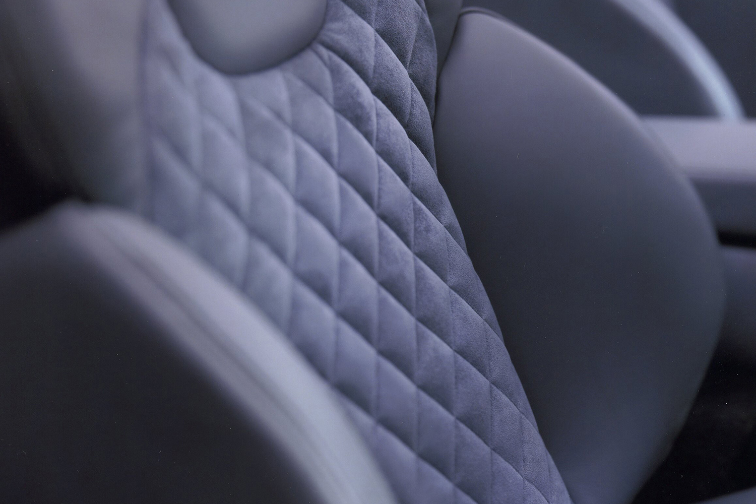 V12ヴァンキッシュはフェラーリに「打ち勝つ」ために誕生した【21世紀スーパーカーFILE #003】 〜 画像10