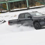 【画像】見た目どおりの「雪道走破性」と見た目を裏切る「乗り心地」と「取りまわし」！　三菱トライトンで走りまわったらオールラウンダーっぷりに感動!! 〜 画像7