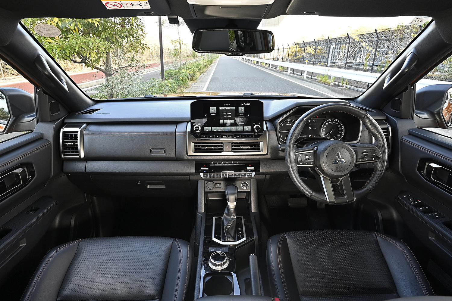 三菱トライトンのインパネ