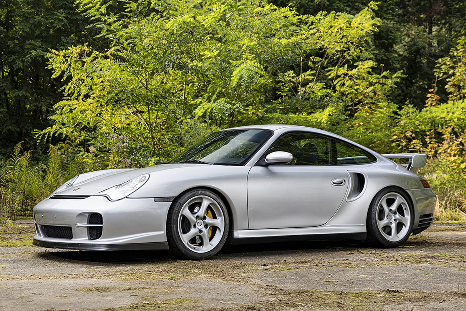 純然たるロードカーとして生まれた996型ポルシェ911GT2が衝撃的すぎた