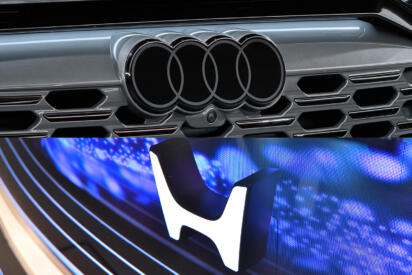 続々と自動車メーカーが「ロゴ」を変更！　単なる「ブランドのイメチェン」じゃない重要な意味とは