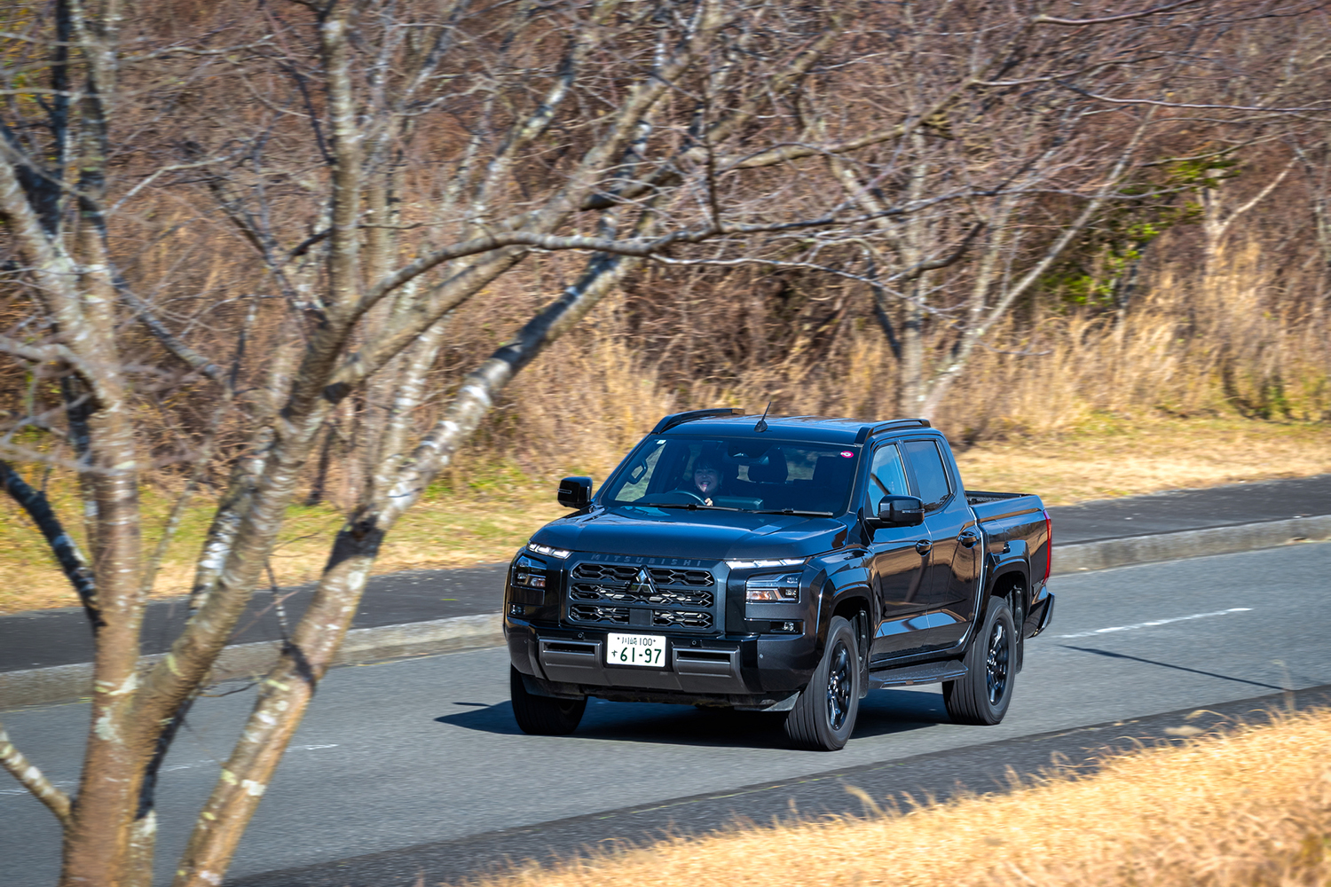 三菱トライトンの走行シーン 〜 画像2