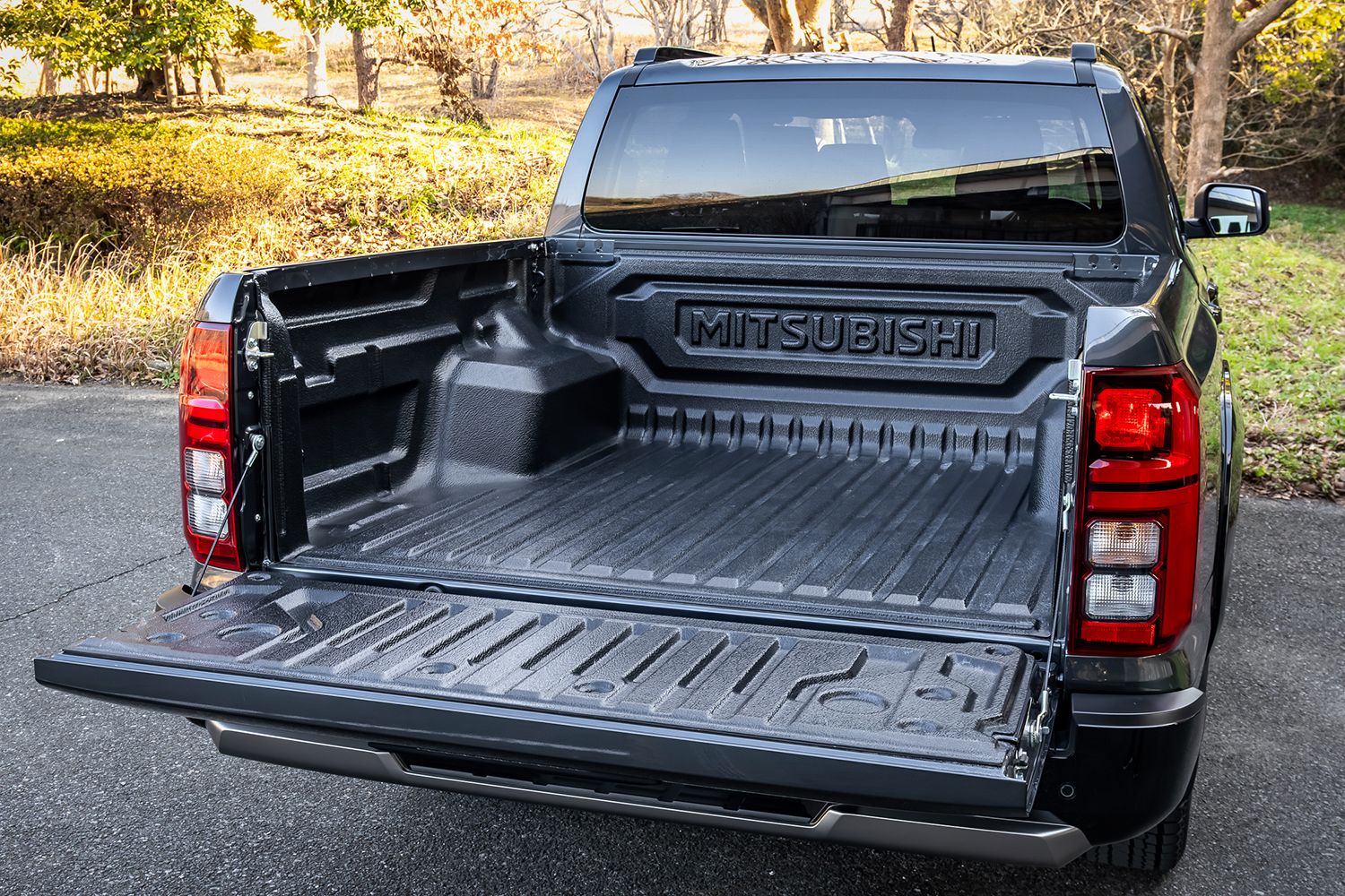 三菱トライトンの荷台