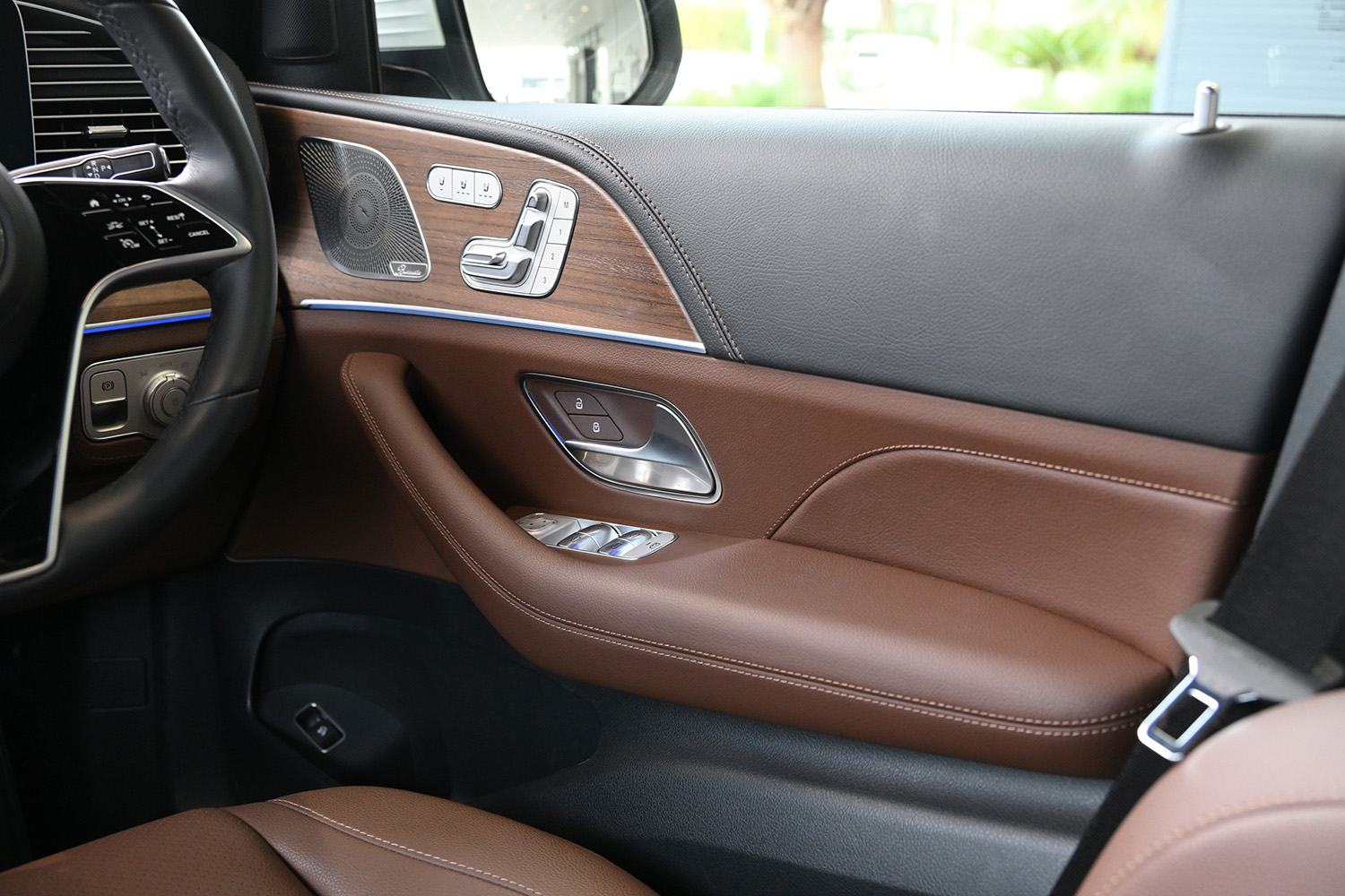 メルセデス・ベンツGLEの新グレード「CORE」は過剰な装飾は抑えても高級SUVとしての核心に変わりなし 〜 画像6