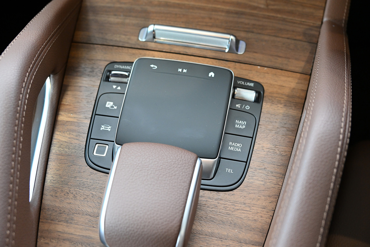 メルセデス・ベンツGLEの新グレード「CORE」は過剰な装飾は抑えても高級SUVとしての核心に変わりなし 〜 画像12