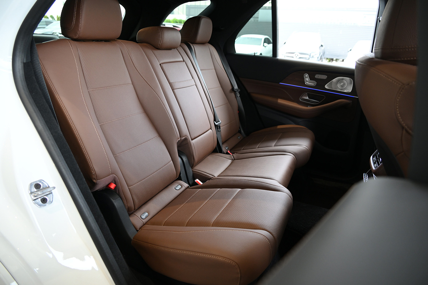 メルセデス・ベンツGLEの新グレード「CORE」は過剰な装飾は抑えても高級SUVとしての核心に変わりなし 〜 画像16