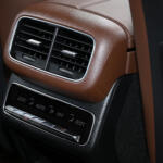 【画像】【試乗】廉価版かと思いきや……価値ある装備だけに絞り込んだ決定版！　メルセデス・ベンツGLEの新グレード「CORE」が間違いなく買いだった 〜 画像18