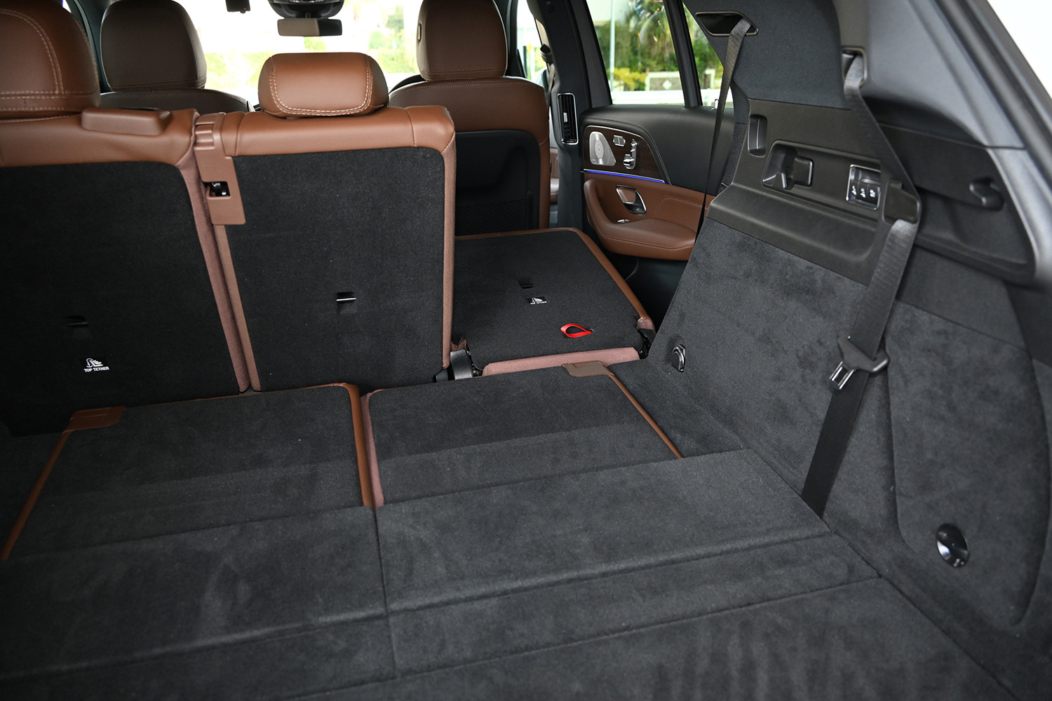 メルセデス・ベンツGLEの新グレード「CORE」は過剰な装飾は抑えても高級SUVとしての核心に変わりなし 〜 画像21