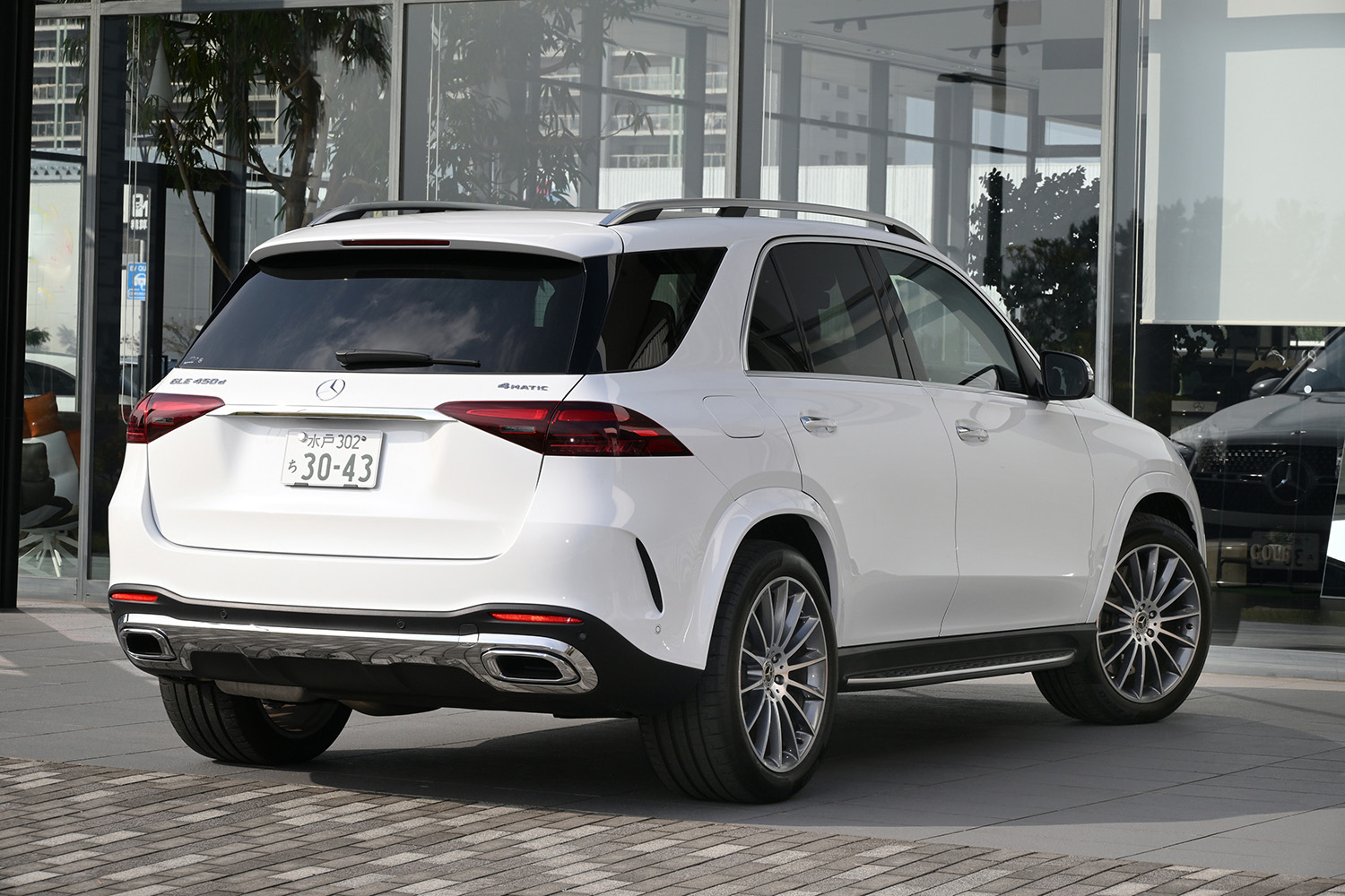 メルセデス・ベンツGLEの新グレード「CORE」は過剰な装飾は抑えても高級SUVとしての核心に変わりなし 〜 画像28