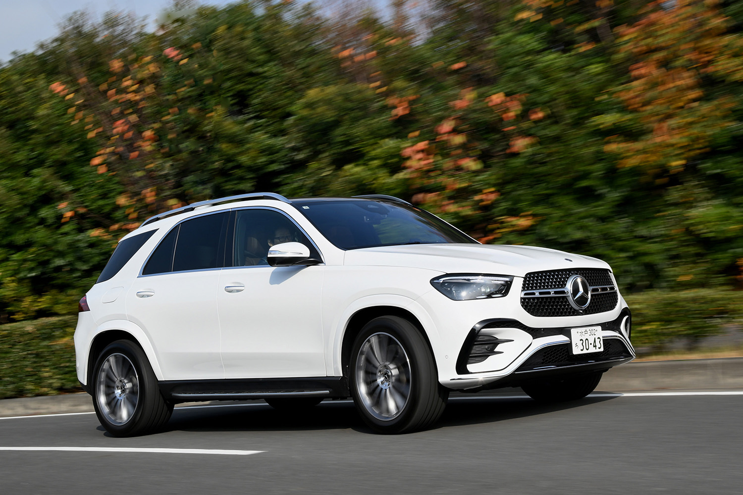 メルセデス・ベンツGLEの新グレード「CORE」は過剰な装飾は抑えても高級SUVとしての核心に変わりなし 〜 画像31