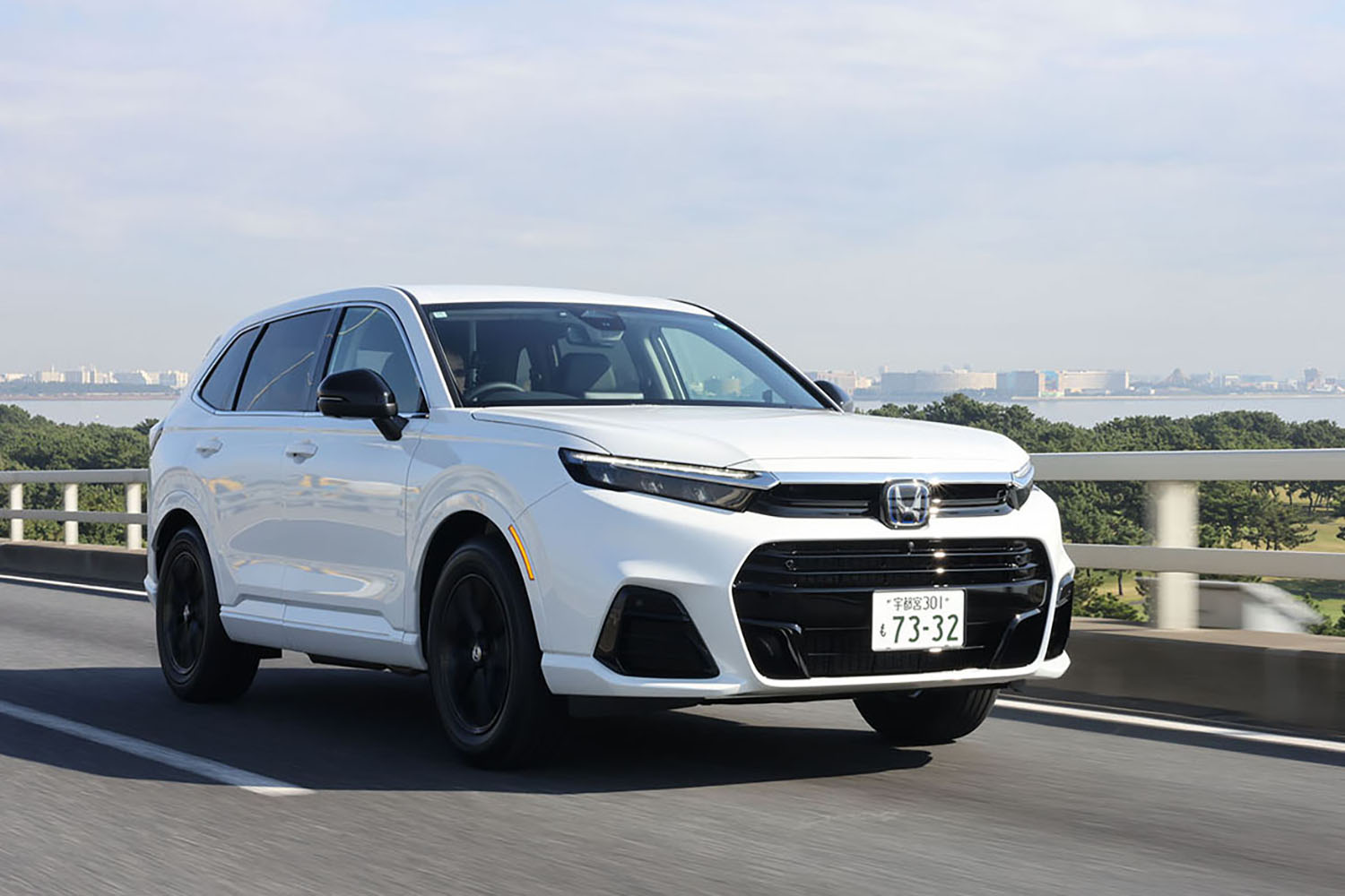 ホンダCR-V e:FCEVの走行シーン