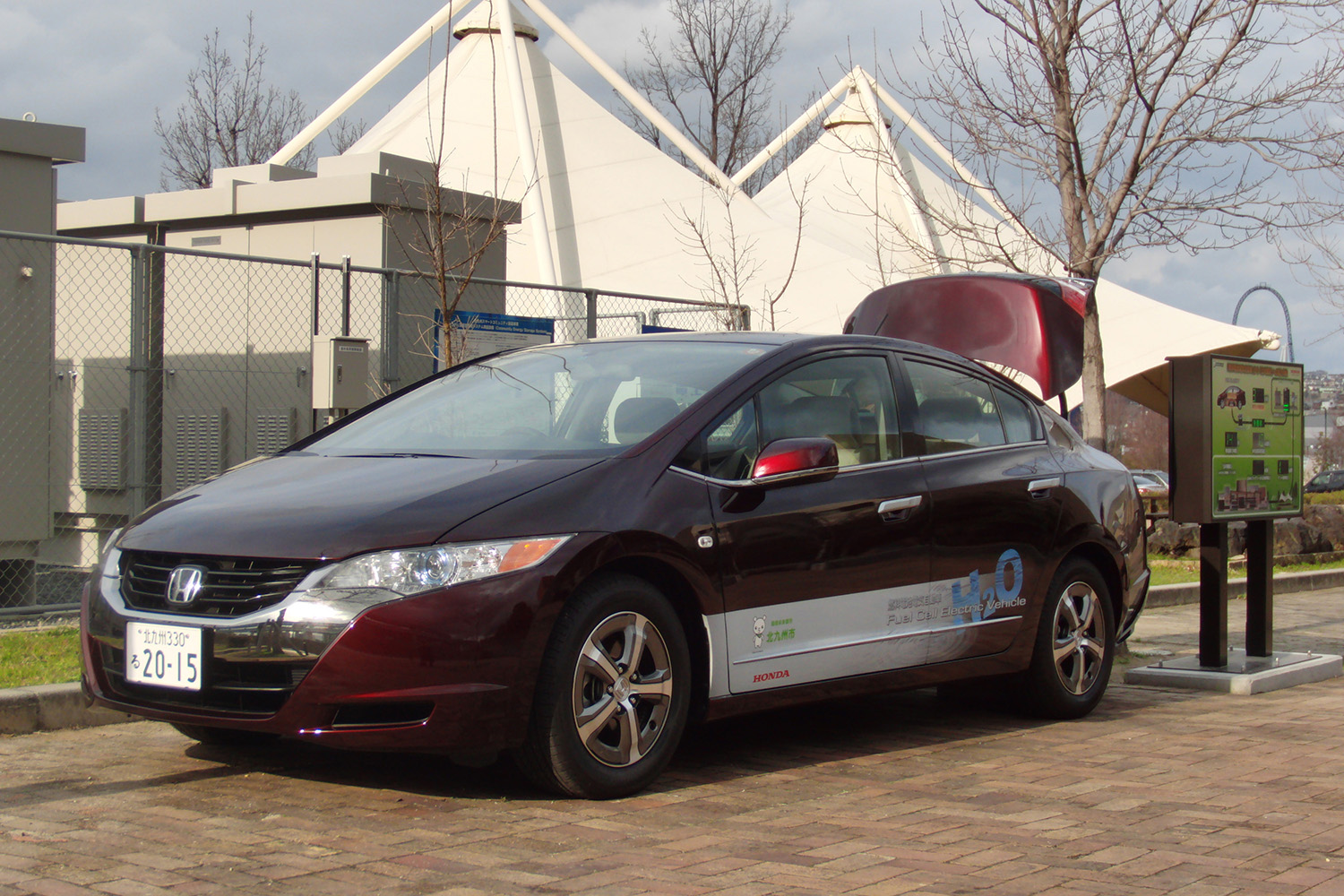 ホンダFCXクラリティのフロントスタイリング