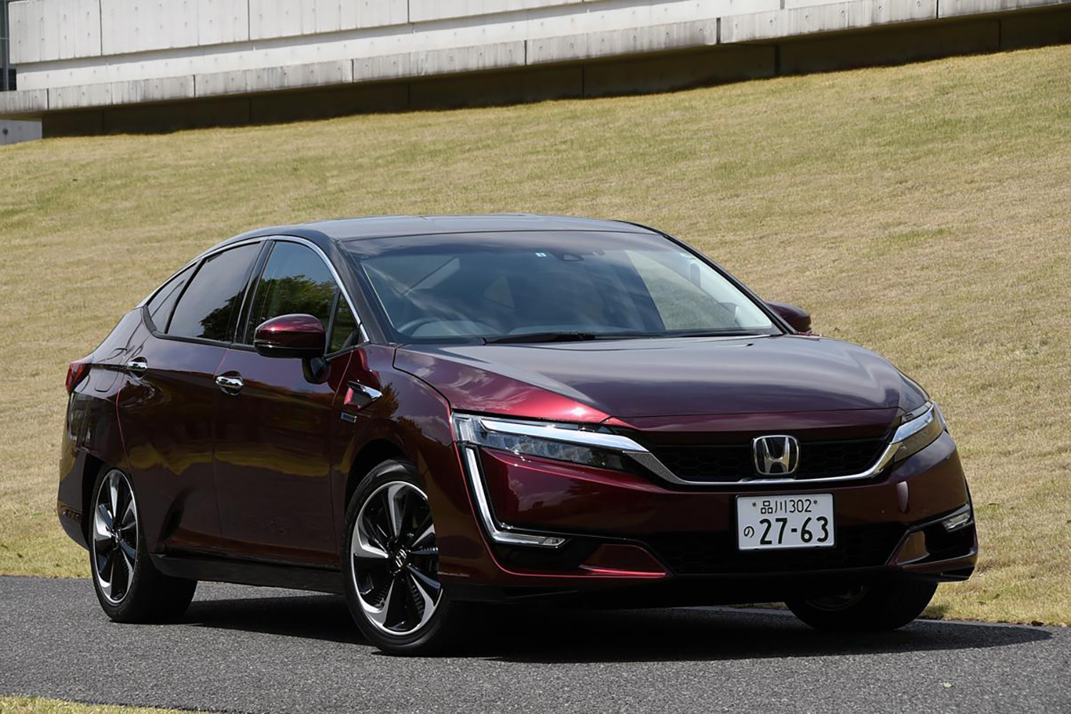 ホンダ・クラリティフューエルセルのフロントスタイリング