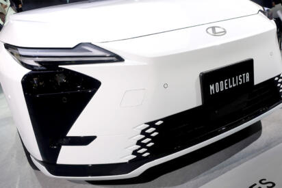 デビュー前のレクサスESを早くもイジった！　モデリスタ流の上質さがコレだ!!