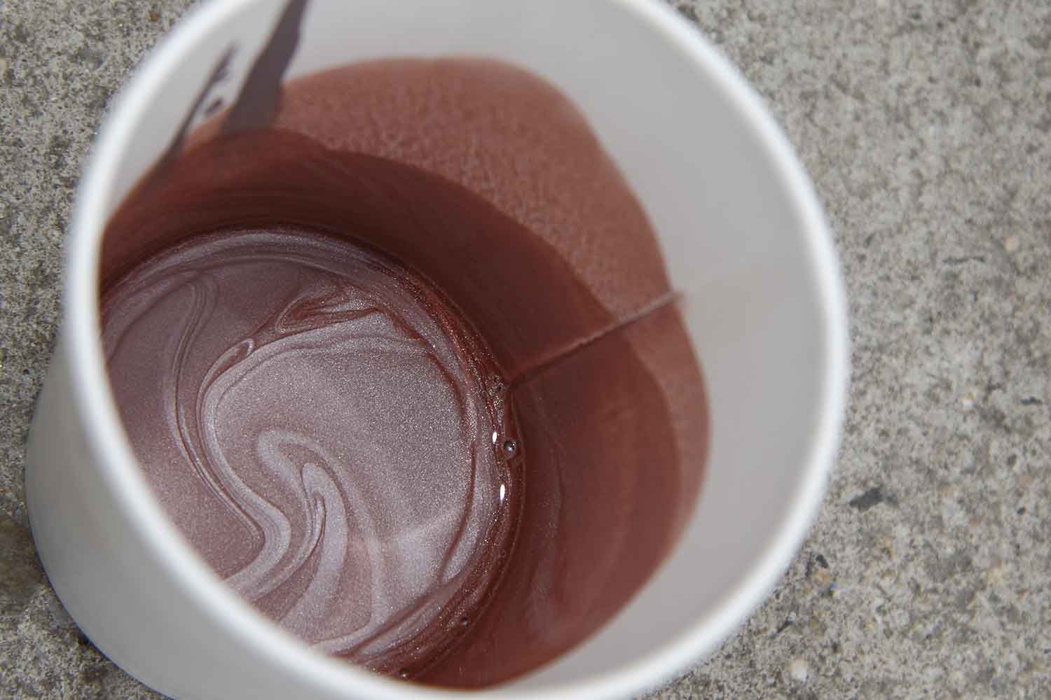 メタリックカラーの塗料