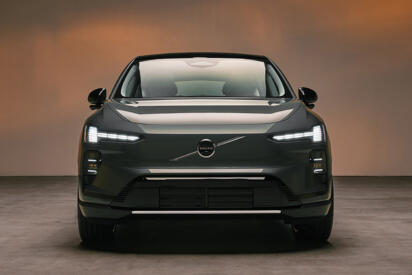 このスペックみたら「EVなんて……」とは言えないハズ！　ボルボの最新SUV「EX60」は東京〜広島を充電なしで走行可能!!