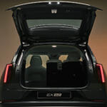 【画像】このスペックみたら「EVなんて……」とは言えないハズ！　ボルボの最新SUV「EX60」は東京〜広島を充電なしで走行可能!! 〜 画像10