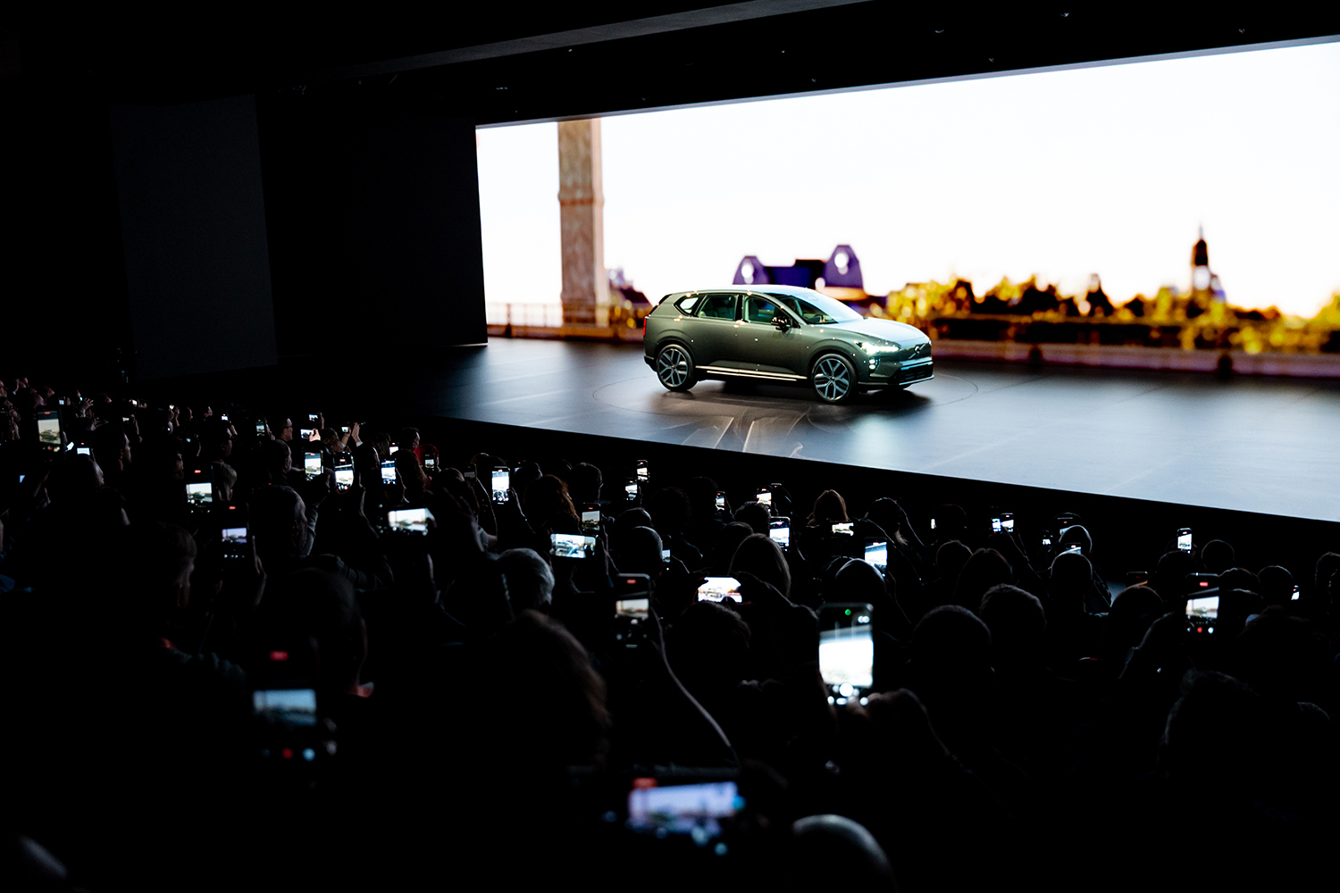 ボルボEX60の発表会