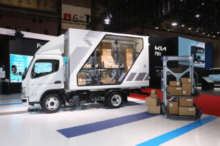 荷室内に入ることなく積荷を取り出すことができる「コボディ」が革命的すぎた