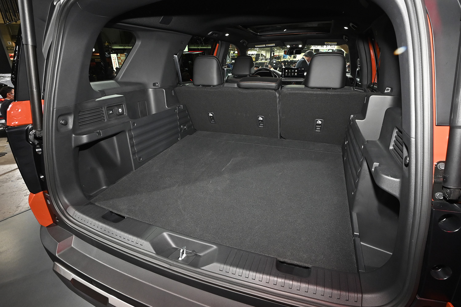 ホンダ・パスポート・トレイルスポーツのラゲッジルーム 〜 画像13