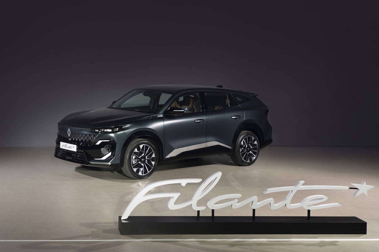 ルノーの新フラッグシップSUV「フィランテ」が美しすぎた 〜 画像5