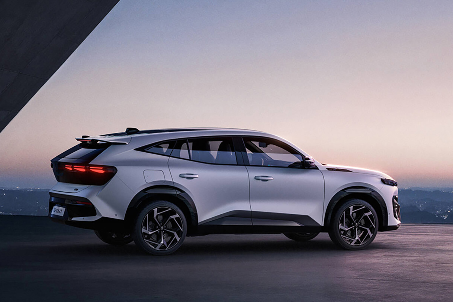 ルノーの新フラッグシップSUV「フィランテ」が美しすぎた 〜 画像11