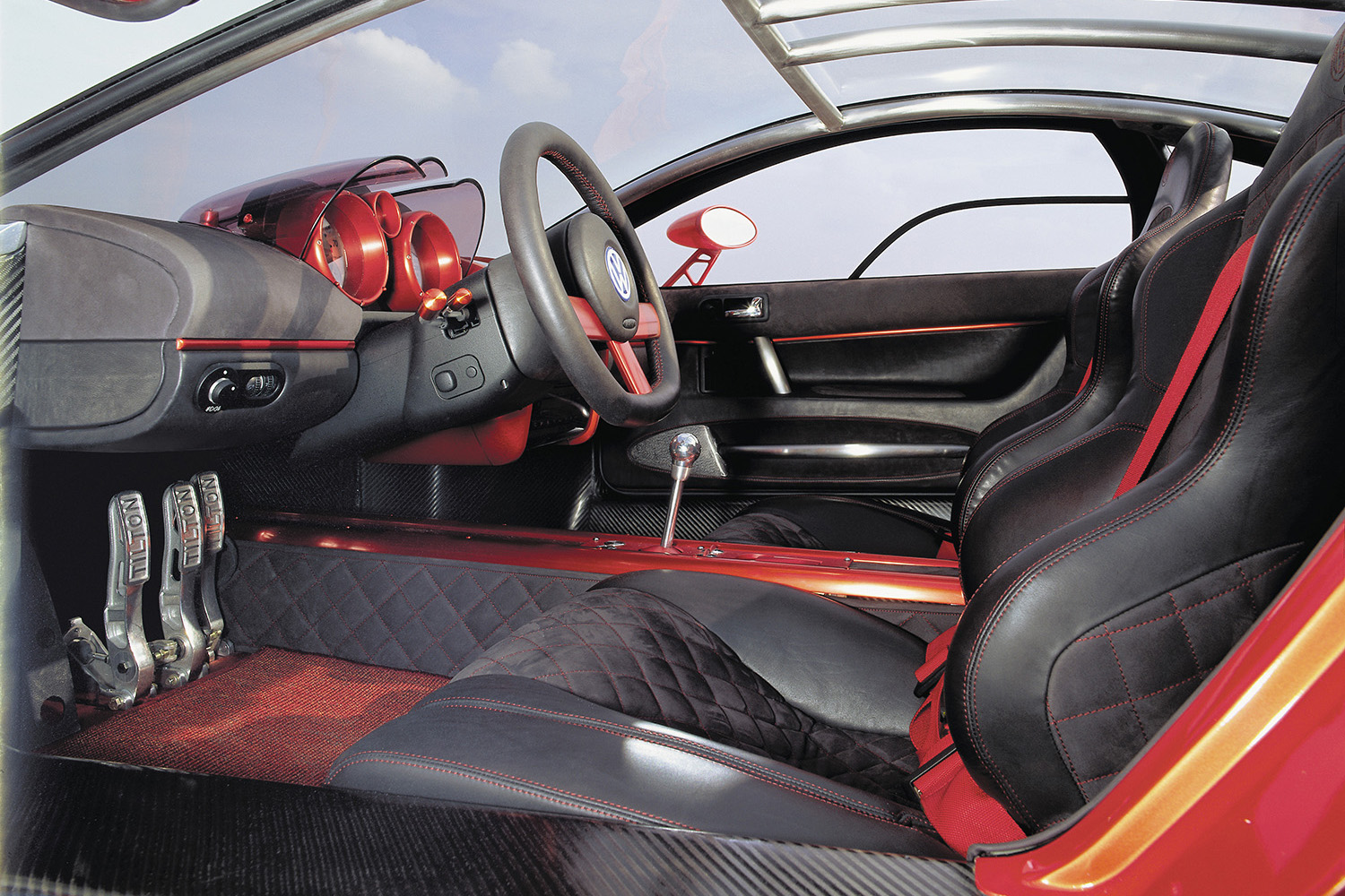 フォルクスワーゲンW12クーペのインテリア 〜 画像6