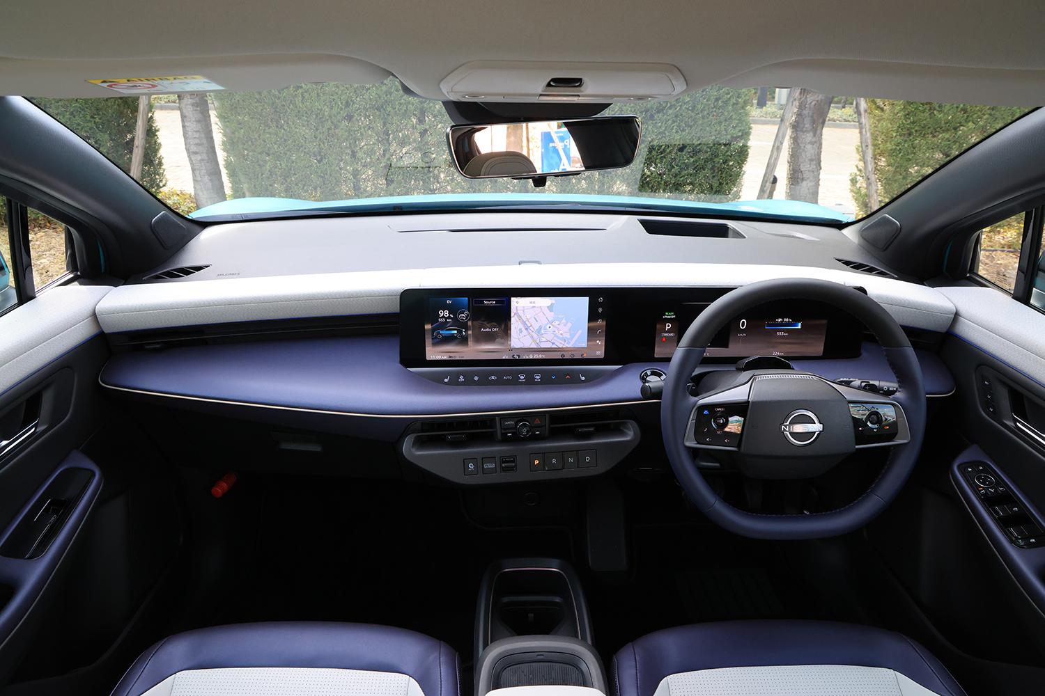 日産リーフのインパネ