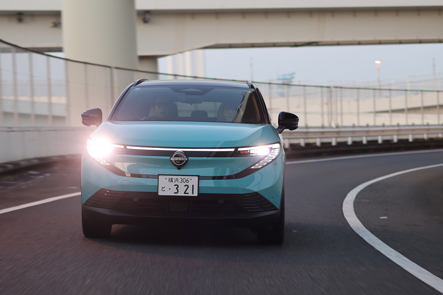 日産リーフの走行シーン 〜 画像35