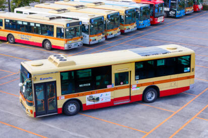 EVバスは難しいが電動化に一歩前進！　ディーゼル車の燃費改善に「ソーラーパネル」を積んでみた