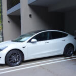 【画像】ドアの凹みで心も凹む！　恐怖の「ドアパンチ」を防ぐ駐車方法と被害リスク軽減策 〜 画像4