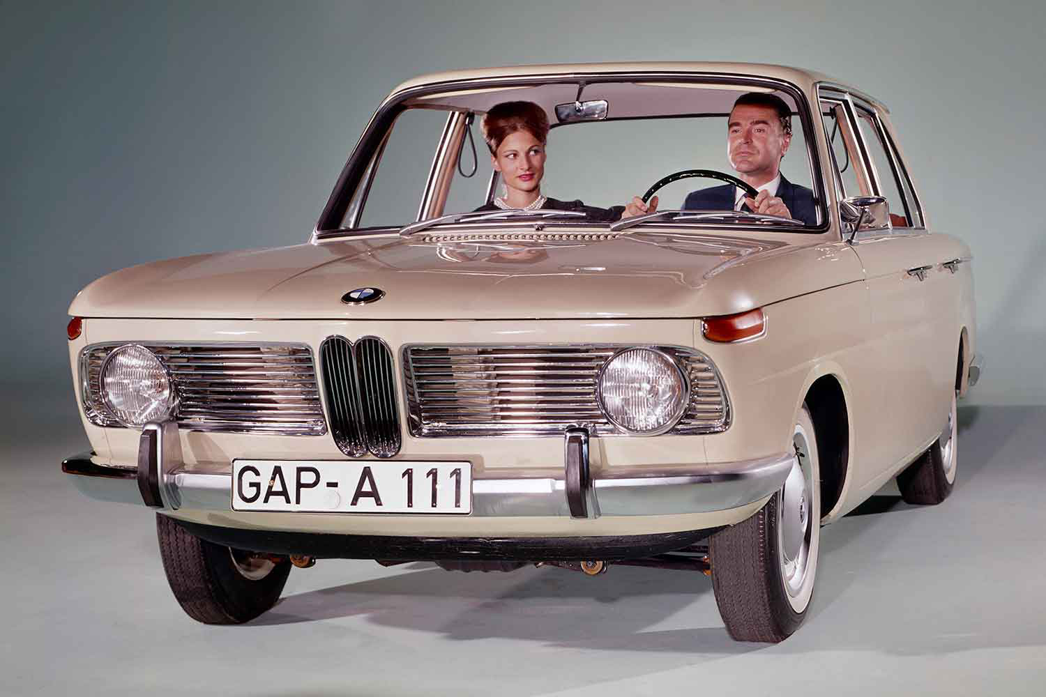 BMW 1500のフロントスタイリング