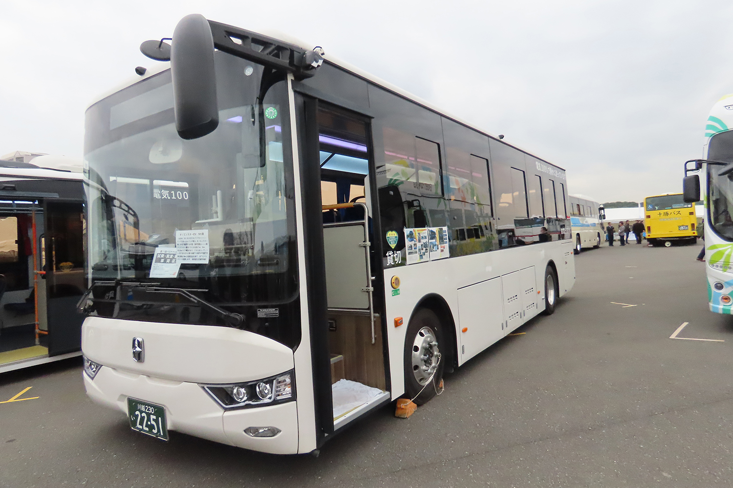 展示された海外製のバス
