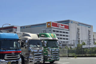 トラックに採用される「キャブサスペンション」とは