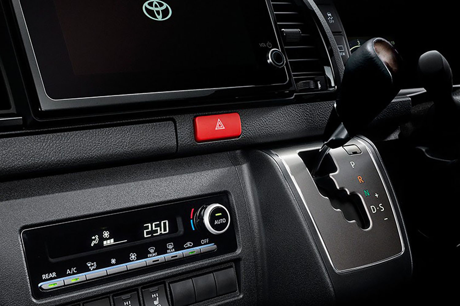 トヨタ・ハイエースが一部改良で大幅進化 〜 画像6