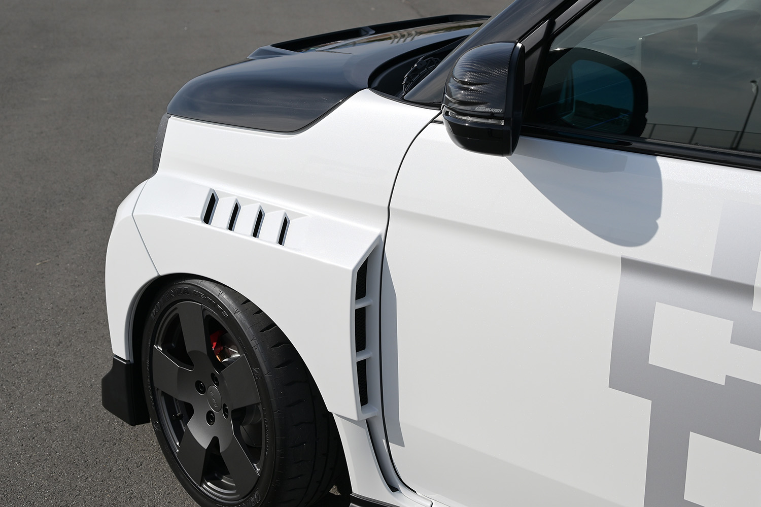 無限とホンダアクセスが発売前の「Super-ONE」をカスタマイズ 〜 画像26