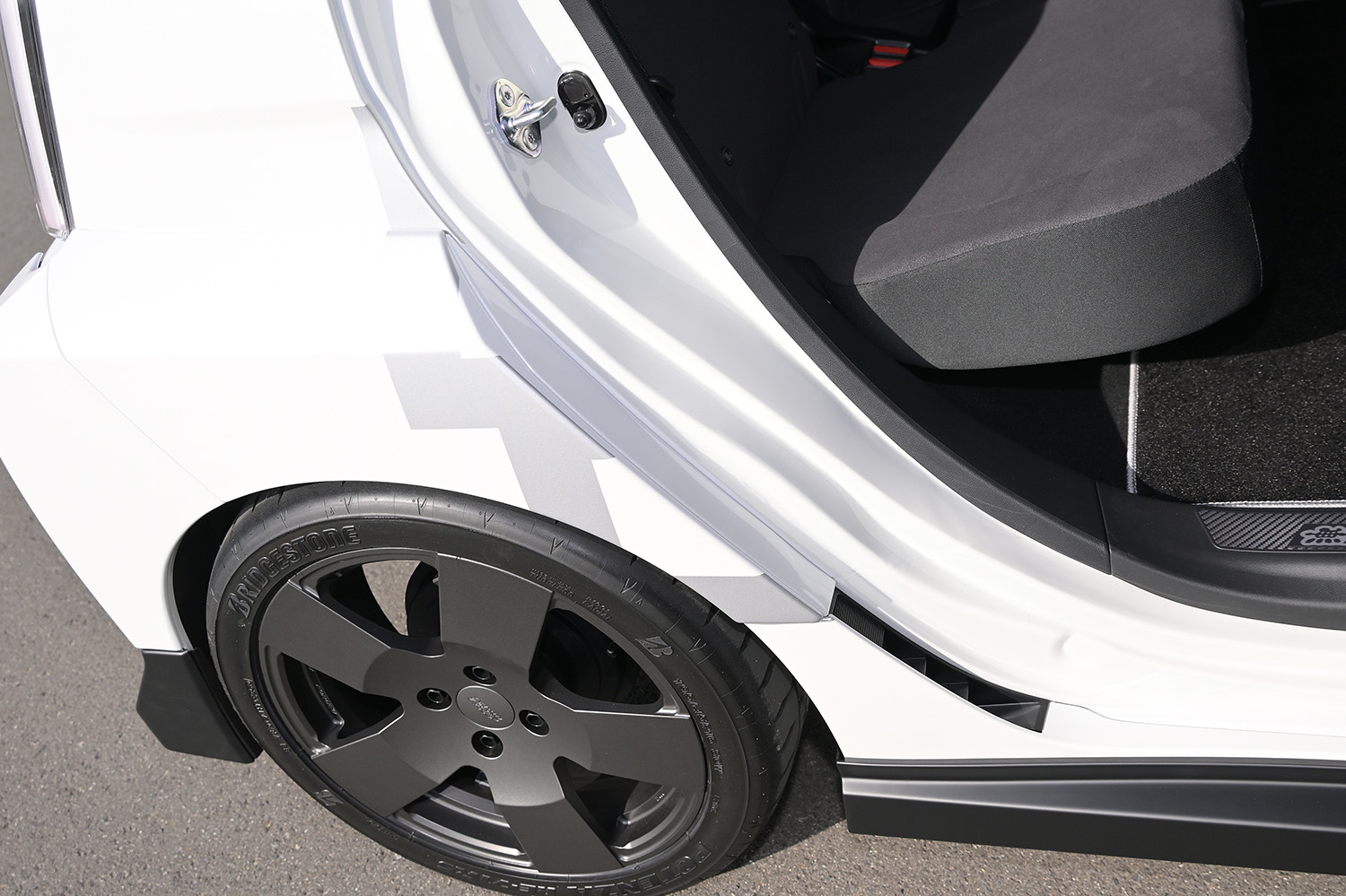 無限とホンダアクセスが発売前の「Super-ONE」をカスタマイズ 〜 画像33