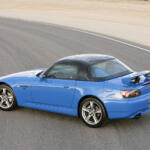 【画像】じつは日本の「タイプＳ」とは全然別モノ！　「S2000」に設定された「CR」の贅沢すぎる中身 〜 画像2