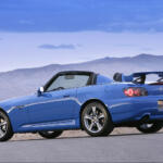 【画像】じつは日本の「タイプＳ」とは全然別モノ！　「S2000」に設定された「CR」の贅沢すぎる中身 〜 画像4