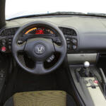 【画像】じつは日本の「タイプＳ」とは全然別モノ！　「S2000」に設定された「CR」の贅沢すぎる中身 〜 画像23