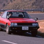 【画像】昔は横転！　爆破！　クラッシュ！　ってド派手なカーアクションが楽しかったのに……イマドキの刑事ドラマの劇中車が動きも車種も「地味」なワケ 〜 画像1