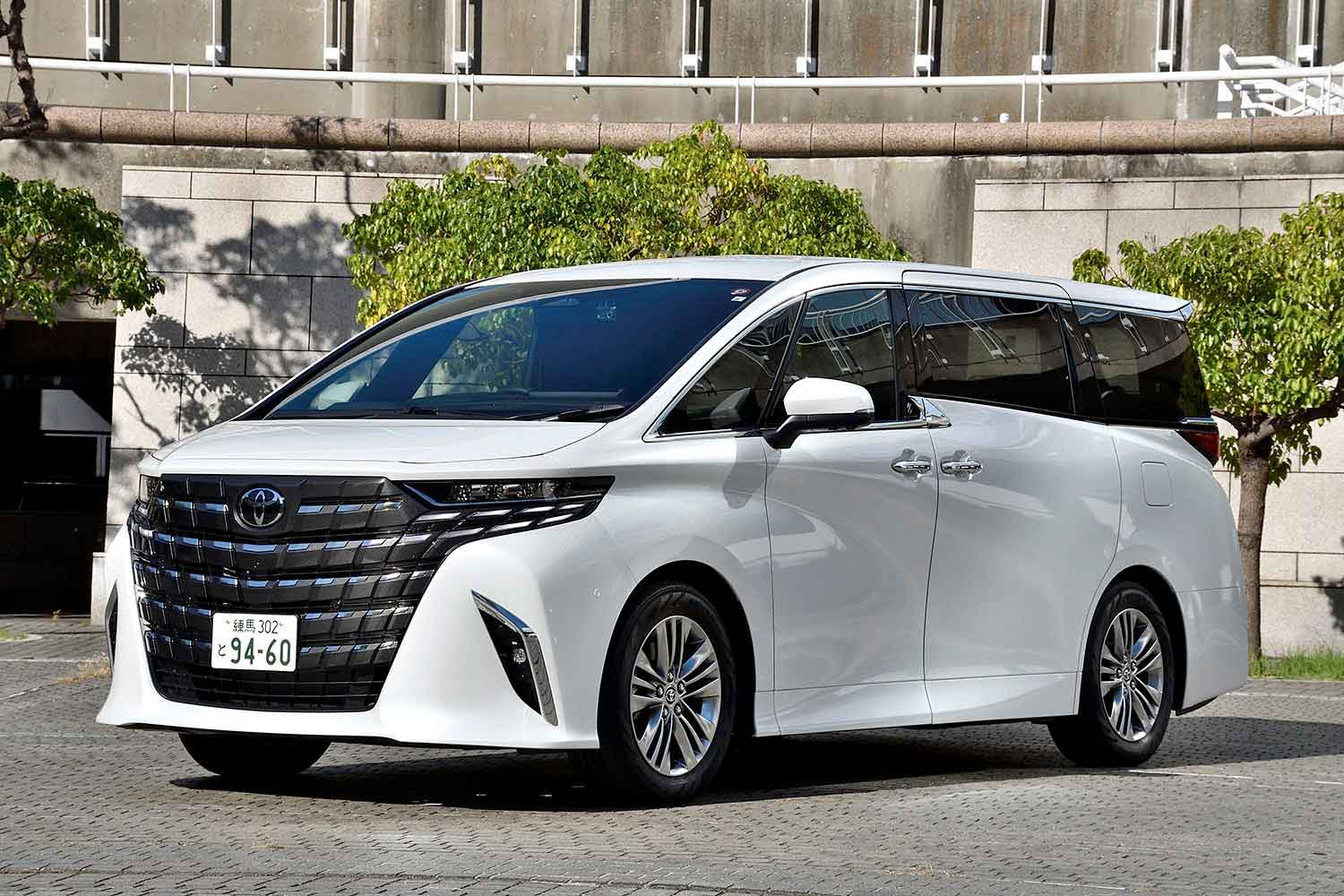 トヨタ・アルファードのフロントスタイリング