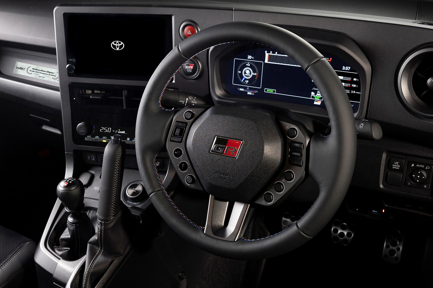 GRヤリス Sébastien Ogier 9x World Champion Editionのインテリア 〜 画像6