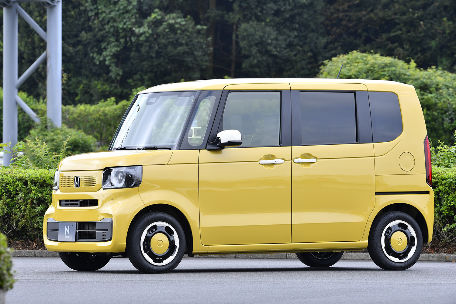 ホンダN-BOXのフロントスタイリング 〜 画像7