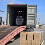 【画像】港で見かけた大きなスロープ！　荷物の積み込みに重要な意味をもつ「バンニングスロープ」の使い方とは 〜 画像4