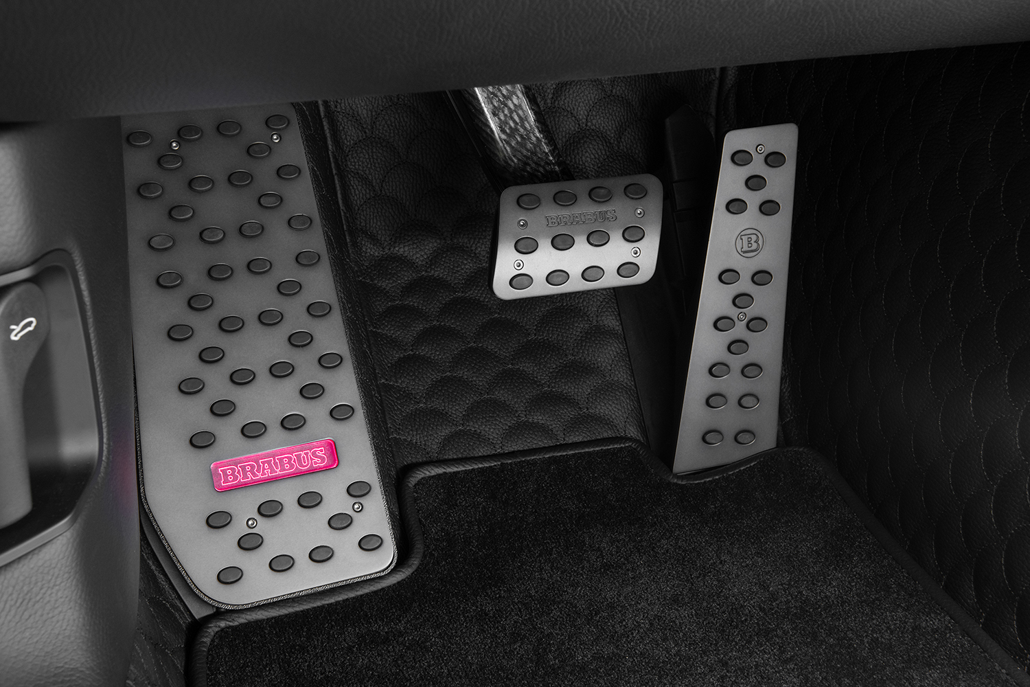 ベントレーをベースにブラバスが手がけた「900」シリーズ 〜 画像10