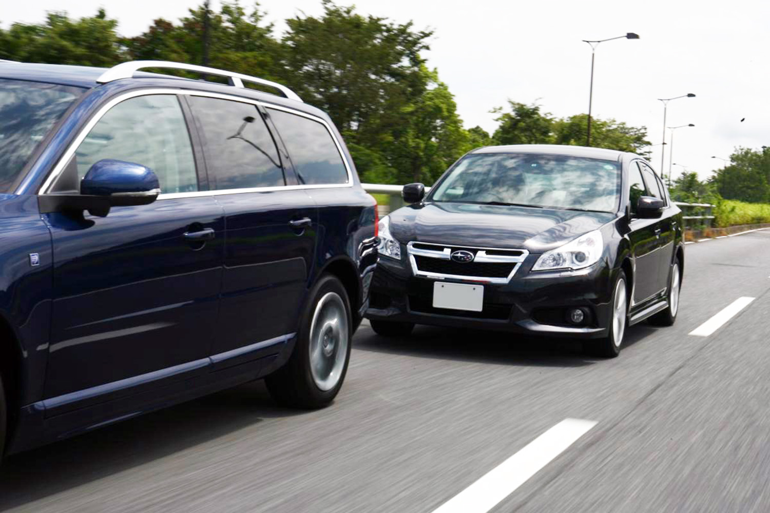 あおり運転のイメージ