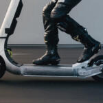 【画像】160km/h超えの電動キックボードって……まさに狂気！　Bo社の挑戦がガチで常軌を逸していた 〜 画像10