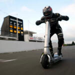 【画像】160km/h超えの電動キックボードって……まさに狂気！　Bo社の挑戦がガチで常軌を逸していた 〜 画像13